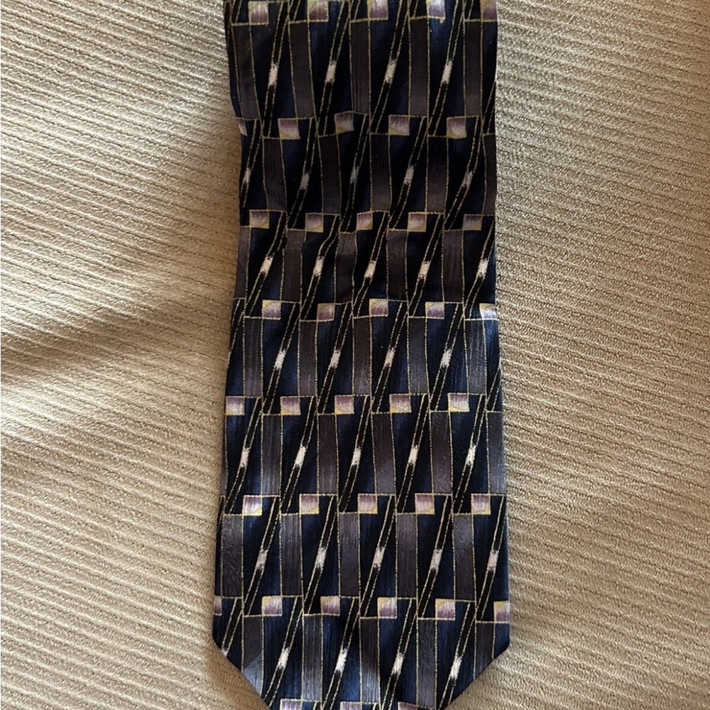 Oscar de la Renta 100% Imported Silk Geometric Patterned Tie EUC!!